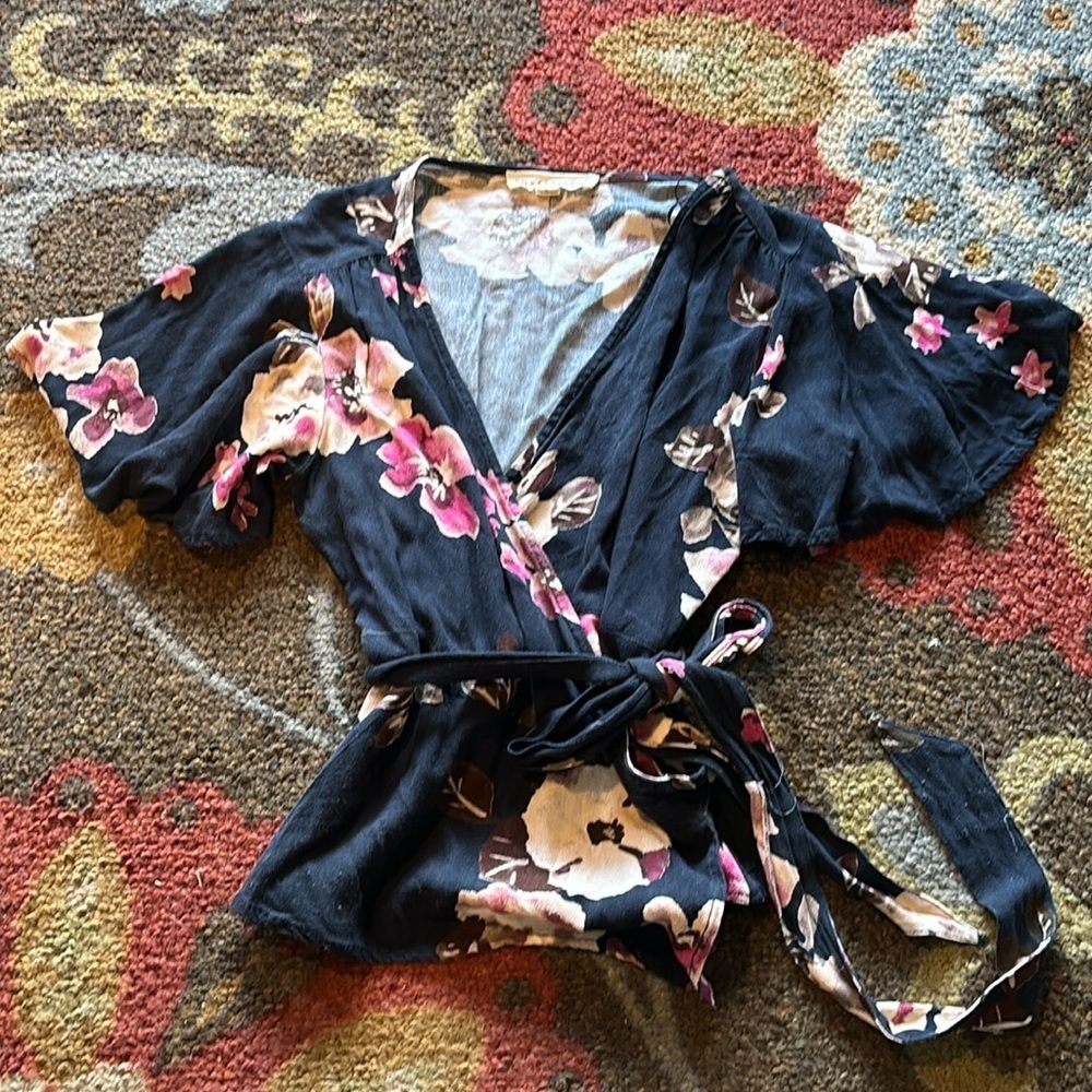 L O V E S T I T C H🌸Floral Kimono Style Wrap Top Blouse Sz S